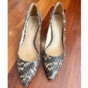 Pour la Victoire Snakeskin Pointed Stiletto Heels $120 SZ 9